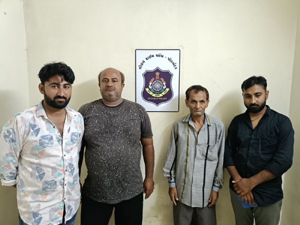 4 persons caught gambling at Ranawav.