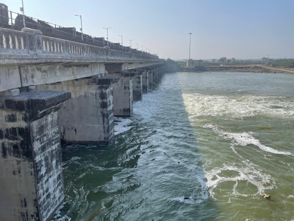 MLA Kandhal Jadeja released water from the dam for farmers at his own expense.