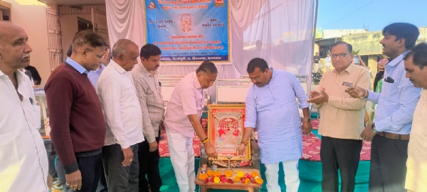 Shamalbhai Patel inaugurated the new BMCU and the new milk house at the Ambawada Milk Mandali in Himmatnagar taluka.