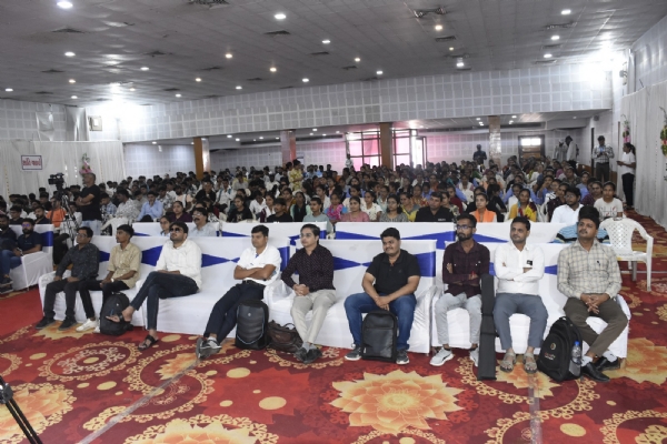 પોરબંદરમાં “મેગા જોબફેર”નું સફળ આયોજન કરાયું.