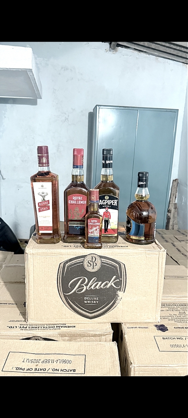 બખરલા ગામે થી વિદેશી દારૂની 2256 બોટલ મળી આવી.