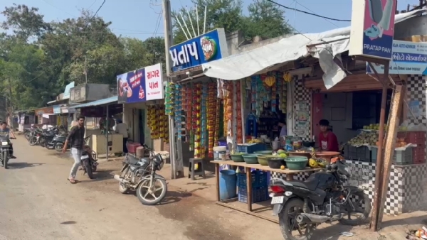 પોરબંદરના જુબેલી વિસ્તારમાં દબાણો દૂર કરવા નોટિસ ફટકારાય.