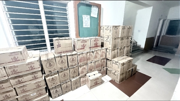 બખરલા ગામે થી વિદેશી દારૂની 2256 બોટલ મળી આવી.
