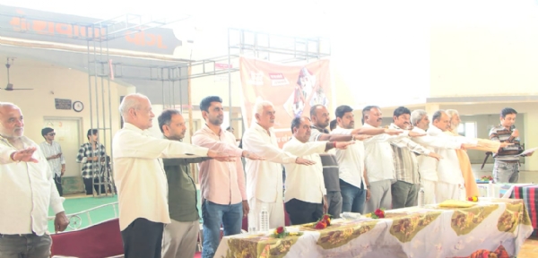 વિસાવાડા ગામે વિવિધ યોજનાઓના લાભાર્થીઓને યોજનાકીય લાભો વિતરણ કરવામાં આવ્યા.