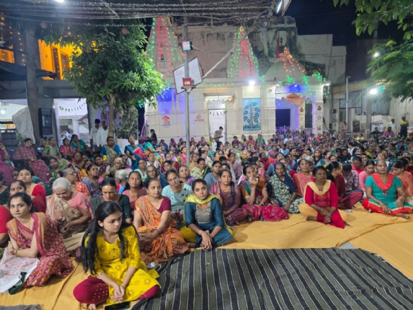 46 વર્ષથી સતત સેવા: ઊંઝાના જહુ માતાજી પરિવારમાં 665 બહેનોને સાડી અને સ્મૃતિ ભેટ અર્પણ