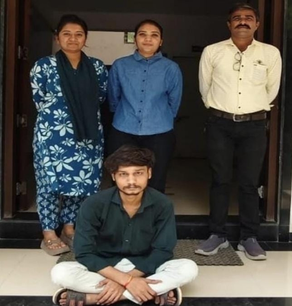 આઠ મહિનાથી નાસતા ફરતા અપહરણ અને પોક્સો કેસના આરોપીને AHTU અમરેલીની ટીમે ઝડપી પાડ્યો