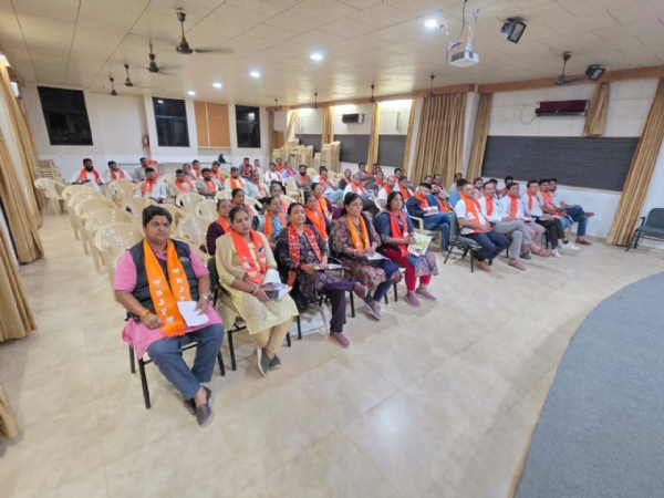 મહેસાણા શહેર ભાજપ દ્વારા આત્મનિર્ભર સંકલ્પ અભિયાન અંતર્ગત કાયૅશાળા યોજાઈ
