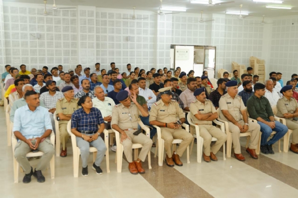 પોરબંદર પોલીસ દ્વારા વિઝા ફ્રોડ જાગૃતિ સેમિનાર યોજાયો.
