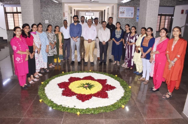 કલેક્ટર કચેરી ખાતે રંગોળી