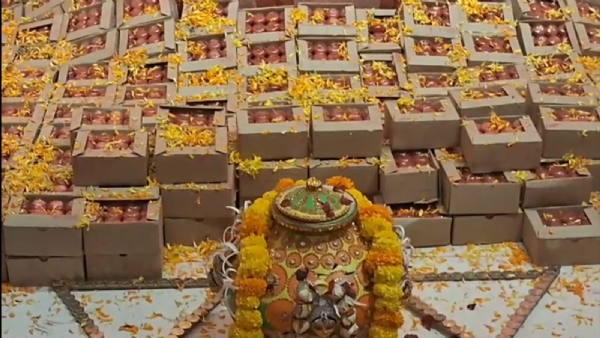 પોરબંદરના મહાલક્ષ્મીજીના મંદિરે મહાઆરતી યોજાઈ.