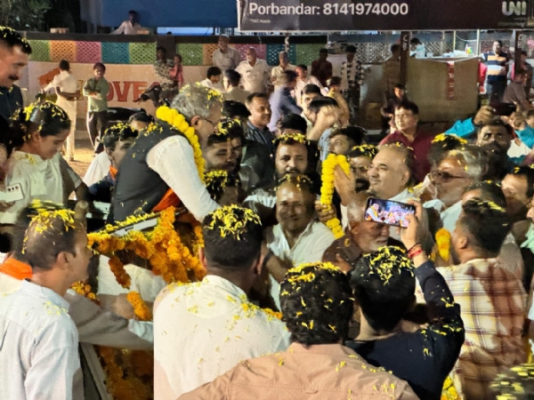 નવનિયુક્ત કેબિનેટમંત્રી અર્જુન મોઢવાડિયાનું પોરબંદરમાં ભવ્ય અભિવાદન.