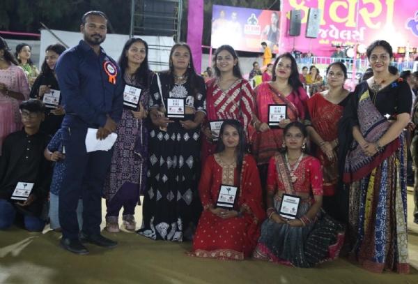 પોરબંદરમાં મેદસ્વિતાથી મુક્તિ મેળવનાર નાગરિકોનું સન્માન કરાયુ.