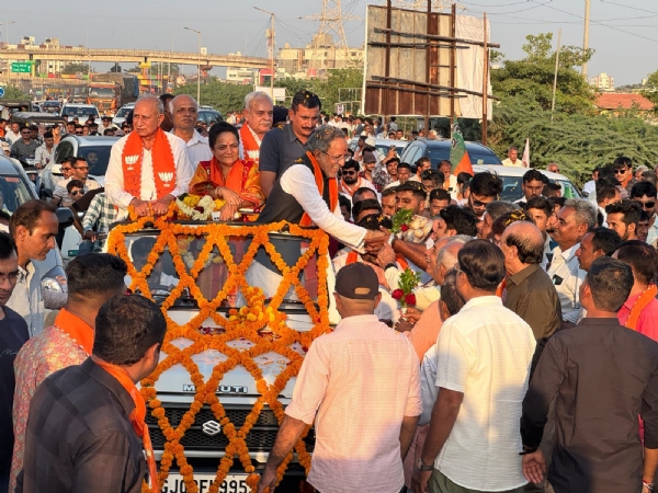 નવનિયુક્ત કેબિનેટમંત્રી અર્જુન મોઢવાડિયાનું પોરબંદરમાં ભવ્ય અભિવાદન.