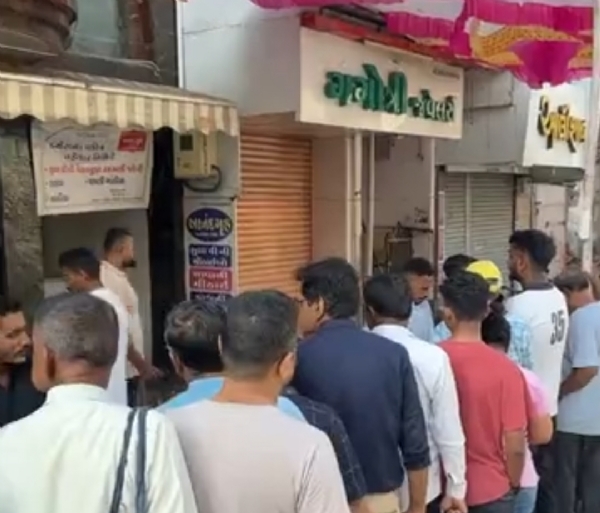 દશેરા પર પાટણમાં ફાફડા-જલેબીનો જોરદાર જમાવટ