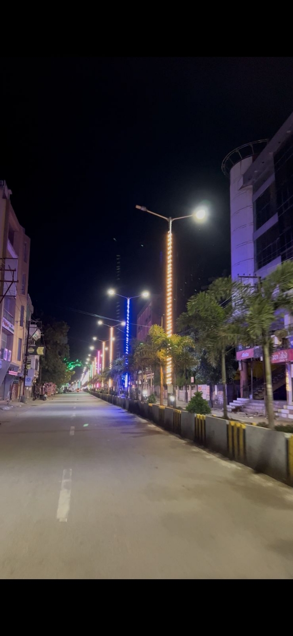 દિવાળીના તહેવાર પર શહેરને રોશનીનો શણગાર કરાયો.
