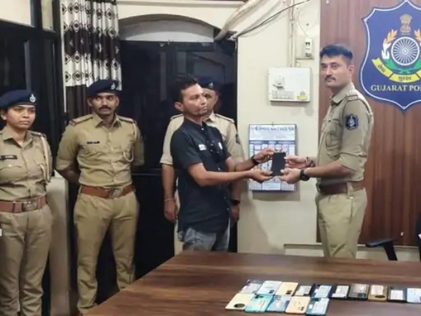 મોબાઈલ ફોન પરત અપાયા