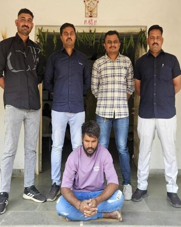 અમરેલી જિલ્લા માં અપહરણ અને પોક્સાના ગુનામાં ફરાર આરોપી અમરેલી તાલુકા પોલીસના હાથ