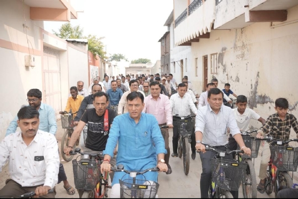 કેન્દ્રીય મંત્રી મનસુખ માંડવીયા