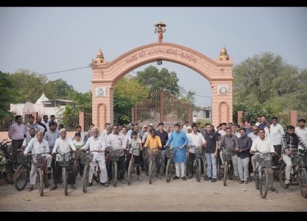 કેન્દ્રીય મંત્રી મનસુખ માંડવીયા