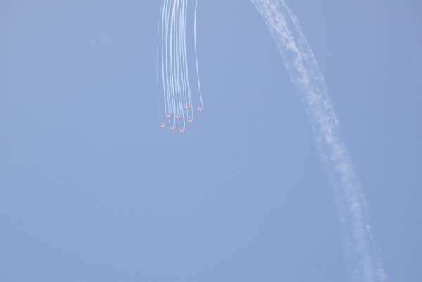 લોકોએ અગાસી પરથી નિહાળ્યો લોકોએ અગાસી પરથી નિહાળ્યો