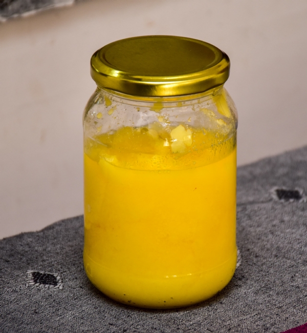 ગીર ગાયના ઘીથી આત્મનિર્ભરતા: વડોદરાની ધર્મિષ્ઠાબેન ચૌહાણની સફળતા કથા ગીર ગાયના ઘીથી આત્મનિર્ભરતા: વડોદરાની ધર્મિષ્ઠાબેન ચૌહાણની સફળતા કથા