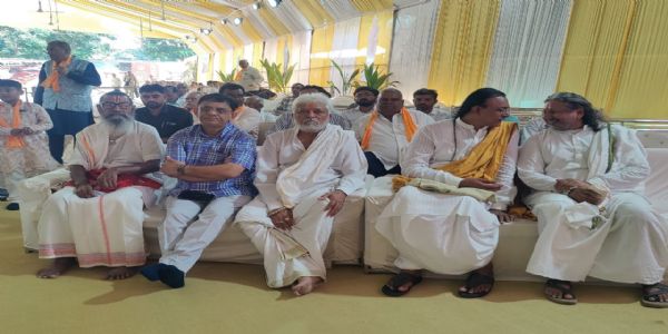 સાવરકુંડલામાં ગોહિલ પરિવાર દ્વારા શ્રીમદ્ ભાગવત સપ્તાહ મહોત્સવની પોથીયાત્રા ભવ્ય રીતે યોજાઈ