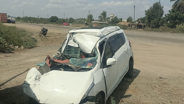 રાજુલા નજીક છતડીયા ગામ પાસે ભીષણ અકસ્માત, ફોરવિલ ટ્રેલર સાથે અથડાતાં 10 ઇજાગ્રસ્ત રાજુલા નજીક છતડીયા ગામ પાસે ભીષણ અકસ્માત, ફોરવિલ ટ્રેલર સાથે અથડાતાં 10 ઇજાગ્રસ્ત