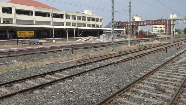 કલોલ પરિવારની ટ્રેનમાં બેગ ચોરી, ચાર મોબાઈલ ફરાર