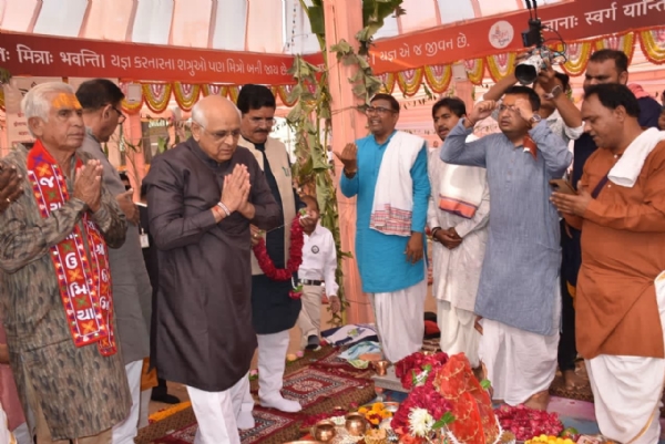 ‘વિકસિત ગુજરાત’ માટે ‘વિકાસ અને વિરાસત’નું સંતુલન જરૂરી: ભૂપેન્દ્ર પટેલનું ગોઝારિયામાં ઉદબોધન ‘વિકસિત ગુજરાત’ માટે ‘વિકાસ અને વિરાસત’નું સંતુલન જરૂરી: ભૂપેન્દ્ર પટેલનું ગોઝારિયામાં ઉદબોધન