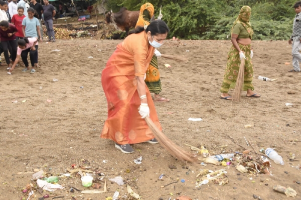 ઘોઘા તાલુકાના કુડા બીચ ખાતે સ્વચ્છતા અભિયાન યોજાયું ઘોઘા તાલુકાના કુડા બીચ ખાતે સ્વચ્છતા અભિયાન યોજાયું