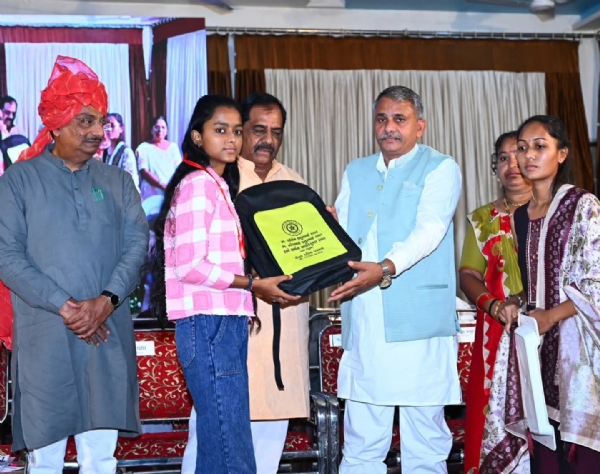 વિસનગરમાં તેજસ્વી વિદ્યાર્થીઓનો સન્માન કાર્યક્રમ યોજાયો વિસનગરમાં તેજસ્વી વિદ્યાર્થીઓનો સન્માન કાર્યક્રમ યોજાયો