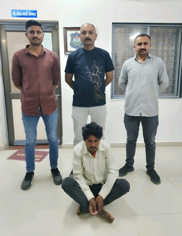 પત્નીની હત્યા કરનાર પતિ લાકડી સાથે ઝડપાયો — લાઠી પોલીસની ચુસ્ત કામગીરી