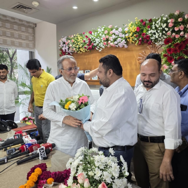 વન- પર્યાવરણ મંત્રી  અર્જુન મોઢવાડિયાએ વિધિવત રીતે પદભાર સંભાળ્યો. વન- પર્યાવરણ મંત્રી  અર્જુન મોઢવાડિયાએ વિધિવત રીતે પદભાર સંભાળ્યો.