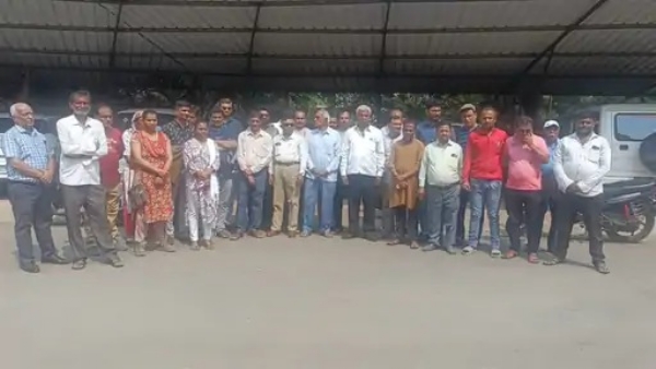 રોકાણકારો સાથે ઠગાઈ રોકાણકારો સાથે ઠગાઈ