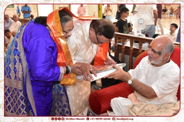હરિમંદિર ખાતે વિવિધ ધાર્મિક કાર્યક્રમો સાથે દીપોત્સવની ઉજવણી સમપ્પન. હરિમંદિર ખાતે વિવિધ ધાર્મિક કાર્યક્રમો સાથે દીપોત્સવની ઉજવણી સમપ્પન.