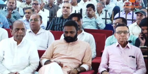વાલિયામાં સપ્તાહ: ગોવિંદ દામોદર સ્તોત્ર અને હરે કૃષ્ણ, હરે કૃષ્ણની મધુર ધૂન