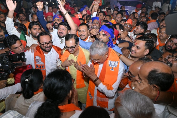 વિરાટનગર અને ઓઢવ વોર્ડ ખાતે નૂતન વર્ષ સ્નેહમિલન કાર્યક્રમ યોજાયો વિરાટનગર અને ઓઢવ વોર્ડ ખાતે નૂતન વર્ષ સ્નેહમિલન કાર્યક્રમ યોજાયો