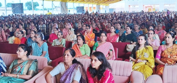 વાલિયા સપ્તાહમાં ગોવિંદ દામોદર સ્તોત્ર અને હરે કૃષ્ણ, હરે કૃષ્ણની મધુર ધૂન સાથે થઈ હતી વાલિયા સપ્તાહમાં ગોવિંદ દામોદર સ્તોત્ર અને હરે કૃષ્ણ, હરે કૃષ્ણની મધુર ધૂન સાથે થઈ હતી