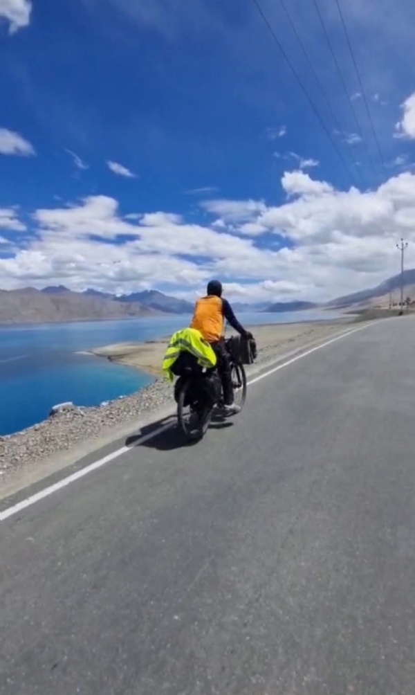 40,000 કિ.મી.નો પંથ કાપી મહેસાણામાં પહોંચ્યો પર્યાવરણપ્રેમી યુવાન સુબોધ – ‘એક પંથ, એક સંકલ્પ’થી દેશને આપી અનોખી પ્રેરણા