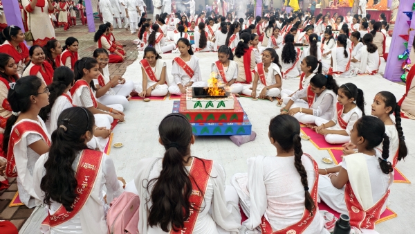 BAPS સ્વામિનારાયણ સંસ્થાના બાળકો BAPS સ્વામિનારાયણ સંસ્થાના બાળકો