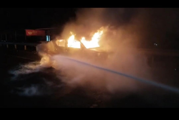 AMBAJI NAJIK DANTA MA CAR MA AAG