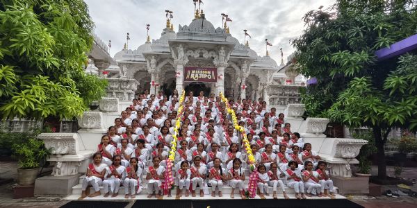 BAPS સ્વામિનારાયણ સંસ્થાના બાળકોએ સંસ્કૃત શ્લોકોના મુખપાઠ સાથે સર્જ્યો અનોખો ઈતિહાસ