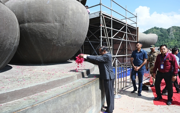 સ્ટેચ્યુ ઓફ યુનિટીની મુલાકાત અંતરિક્ષ કમિશન અને ઈસરોના ચેરમેન ડો. વી. નારાયણને લીધી સ્ટેચ્યુ ઓફ યુનિટીની મુલાકાત અંતરિક્ષ કમિશન અને ઈસરોના ચેરમેન ડો. વી. નારાયણને લીધી