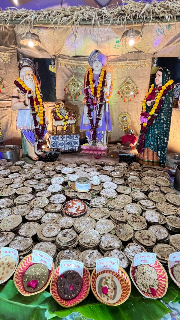 નવા જલારામ મંદિરે 7 હજાર રોટલાનો મનોરથ યોજાયો.