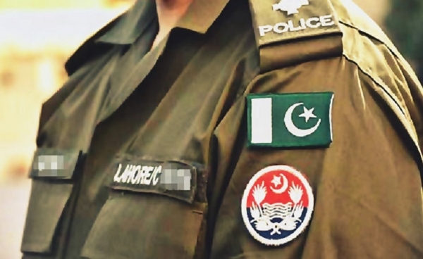 પાકિસ્તાનના લાહોરમાં લૂંટના આરોપસર પોલીસ સબ-ઇન્સ્પેક્ટરની ધરપકડ