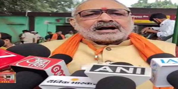 રાહુલ ગાંધી પર વળતો પ્રહાર કરતા ગિરિરાજ સિંહે કહ્યું કે રાહુલ ગાંધીના પરિવારમાં નાચ ચાલે છે