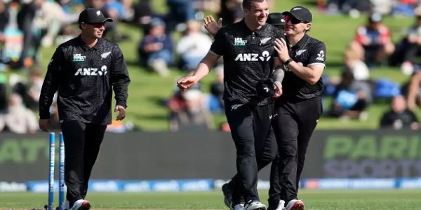 ન્યૂઝીલેન્ડે 17 વર્ષ પછી ઘરઆંગણે શ્રેણી જીતી, બીજી વનડેમાં ઇંગ્લેન્ડને 5 વિકેટથી હરાવ્યું