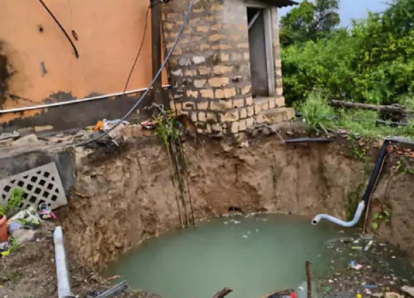 ઉનામાં કૂવાની ભેખડ ધસી ઉનામાં કૂવાની ભેખડ ધસી