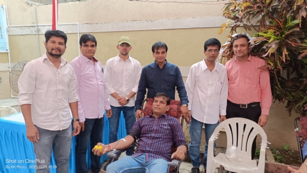 પોરબંદરમાં જલારામ જયંતિ નિમિતે મહારક્તદાન કેમ્પ યોજાયો.