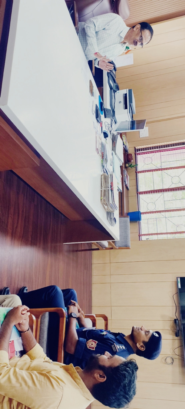 પોરબંદર જિલ્લામાં સંભવિત ભારે વરસાદ અને વાવાઝોડાની પરિસ્થિતિને ધ્યાને લઈ NDRFની ટીમ ફાળવવામાં આવી.